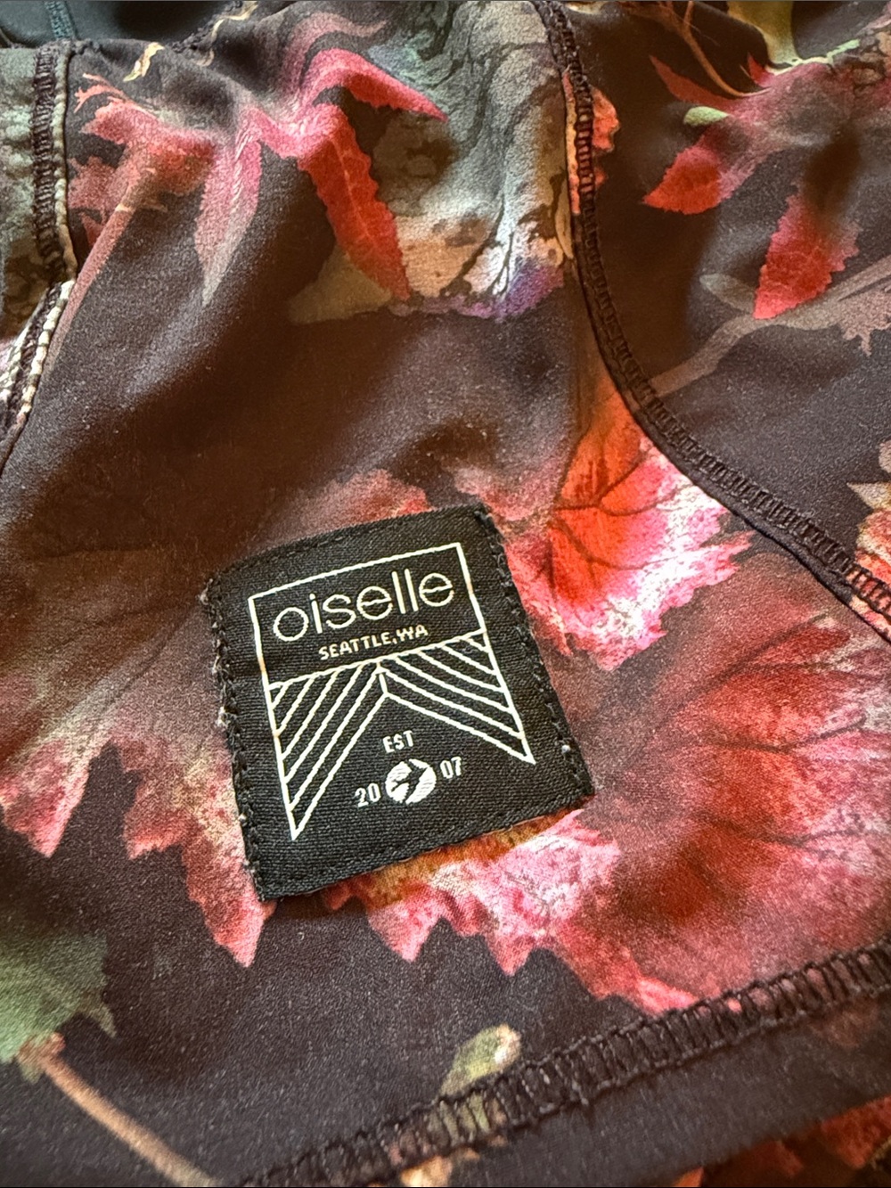 Oiselle Roga Shorts Autumn Foliage Print - Picture 10 of 10